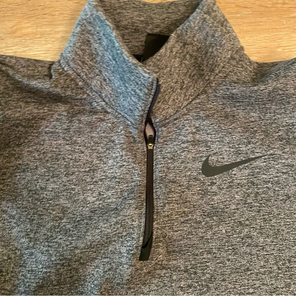 Nike Athletic QuarterZip Men’s Medium Classic Performance Stretch Athletic - Picture 3 of 7